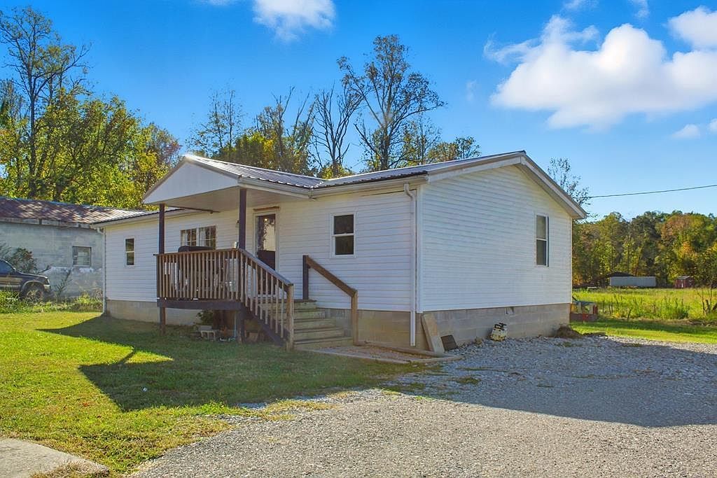 214 S Main St Byrdstown, TN 38549 - Thumbnail 3