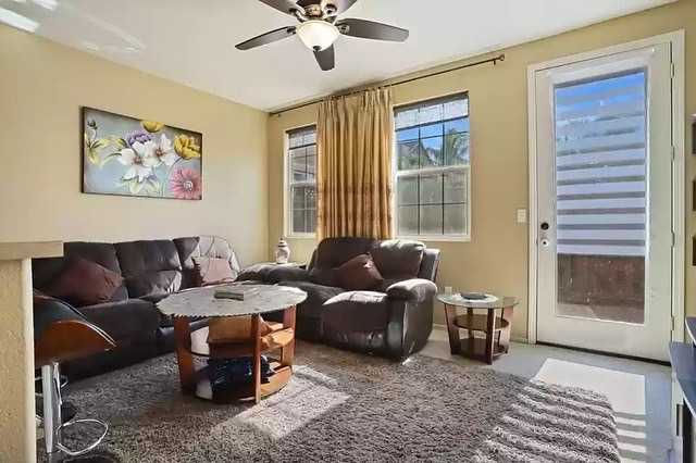 1004 Monville Way, Newman, CA, USA, 95360 - Thumbnail 3