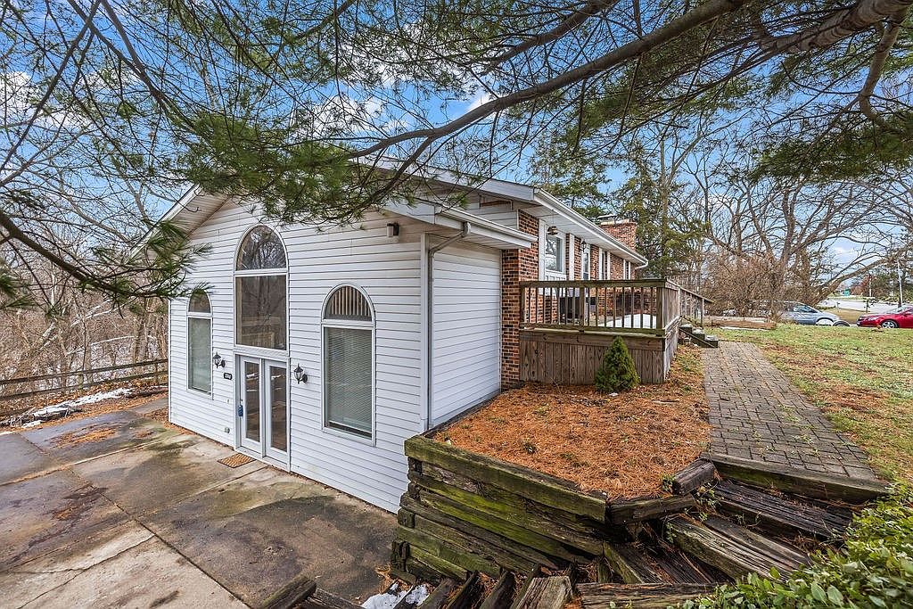 3740 S Mount Zion Rd Decatur, IL 62521 - Thumbnail 3