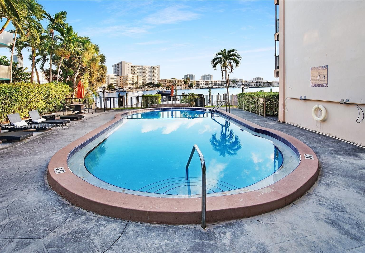 2420 Diana Dr APT 306 Hallandale, FL 33009 - Thumbnail 3