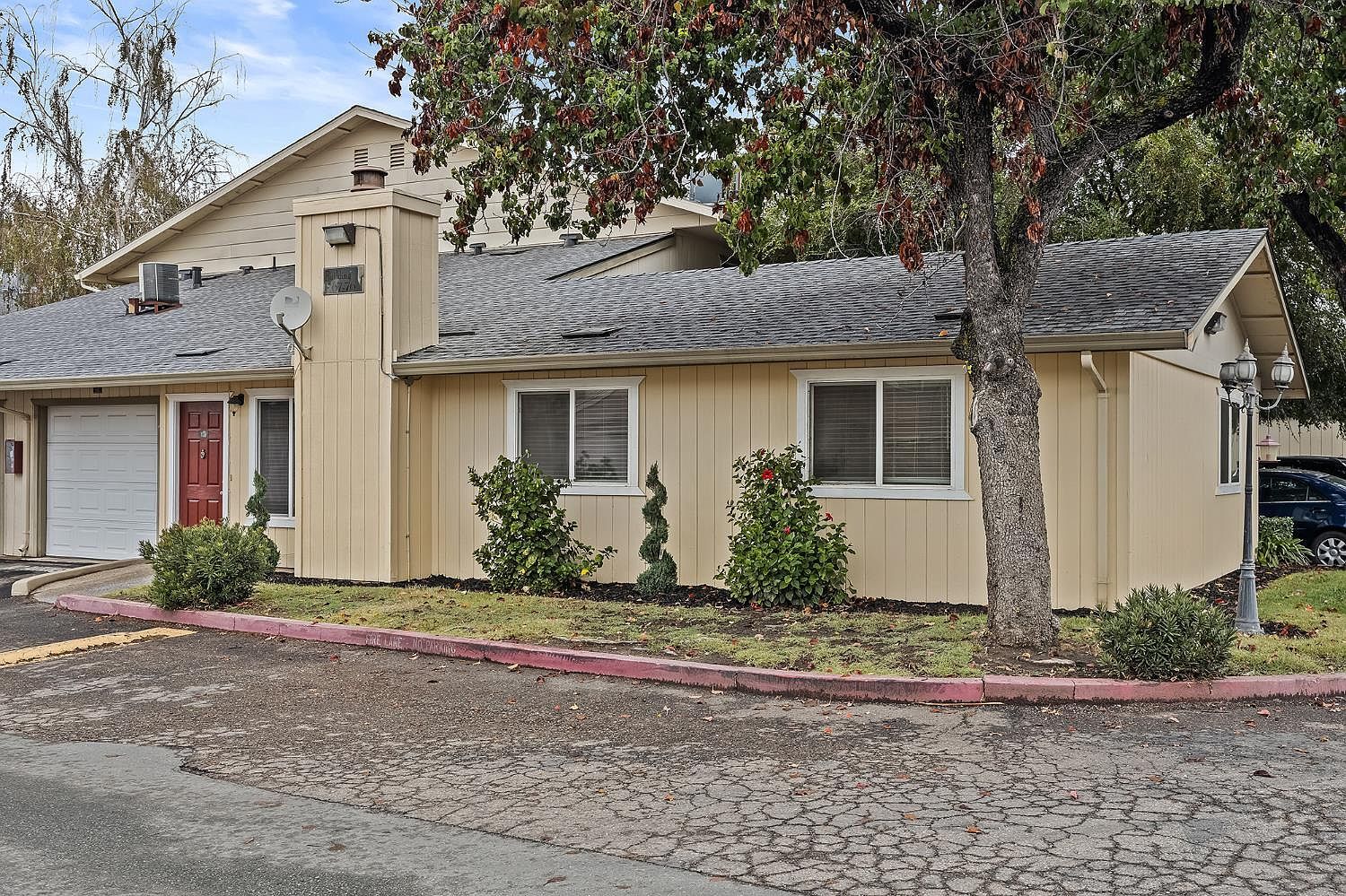 1819 S Cherokee Ln APT 67 Lodi, CA 95240 - Thumbnail 3