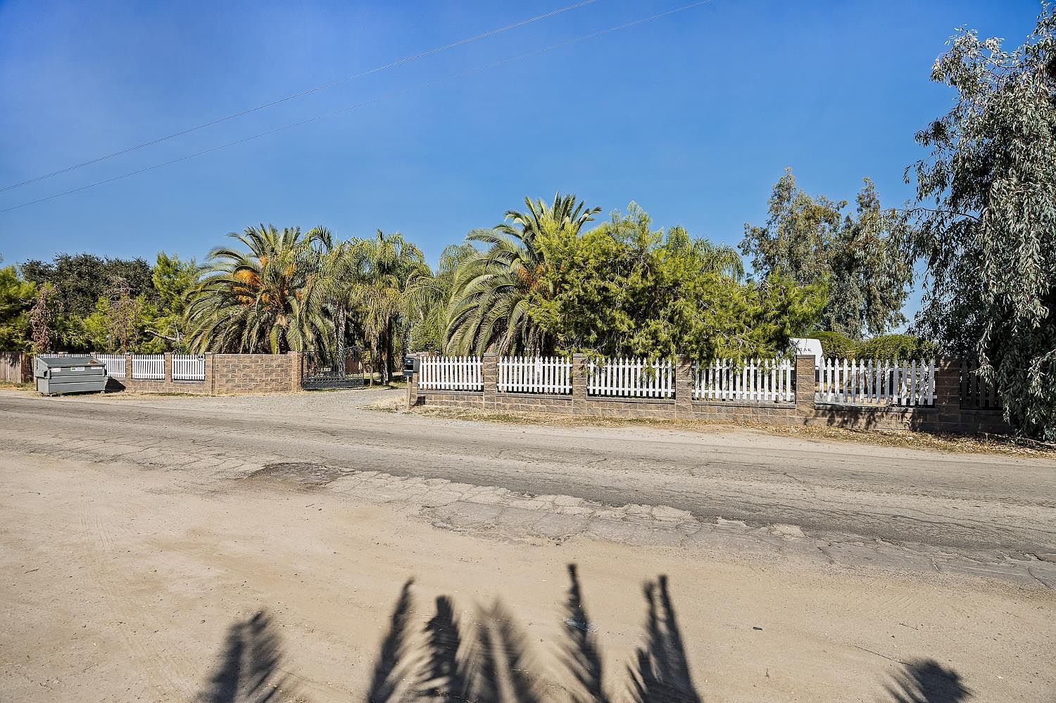 860 W Riverdale Ave Riverdale, CA 93656 - Thumbnail 3