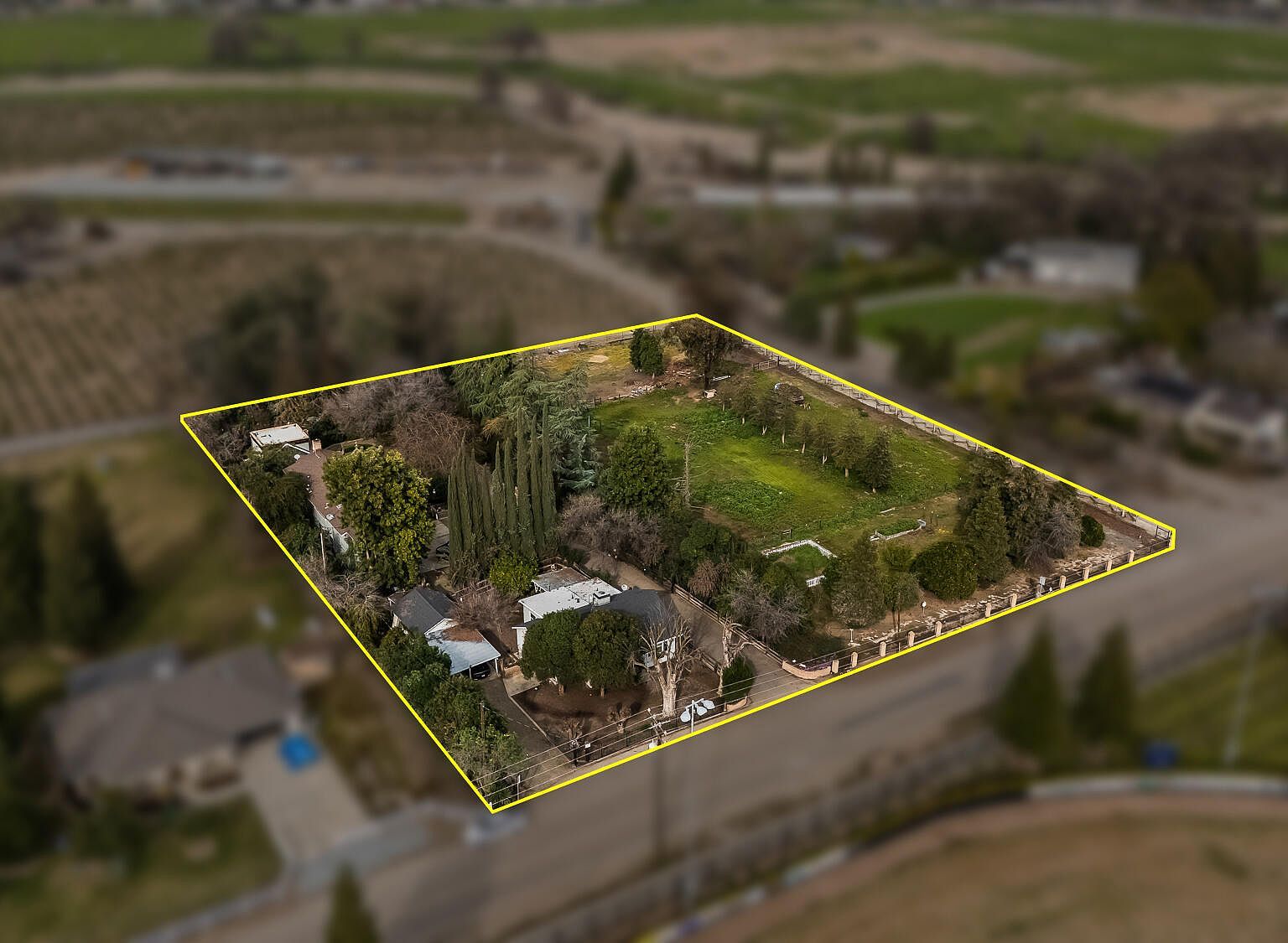 1138 NE Riverway Dr Visalia, CA 93291 - Thumbnail 3