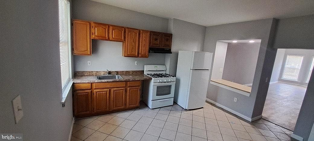 2427 E Federal St Baltimore, MD 21213 - Thumbnail 3