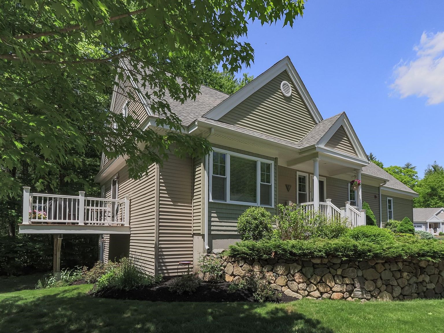 16 Mill Pond Rd Brentwood, NH 03833 - Thumbnail 3