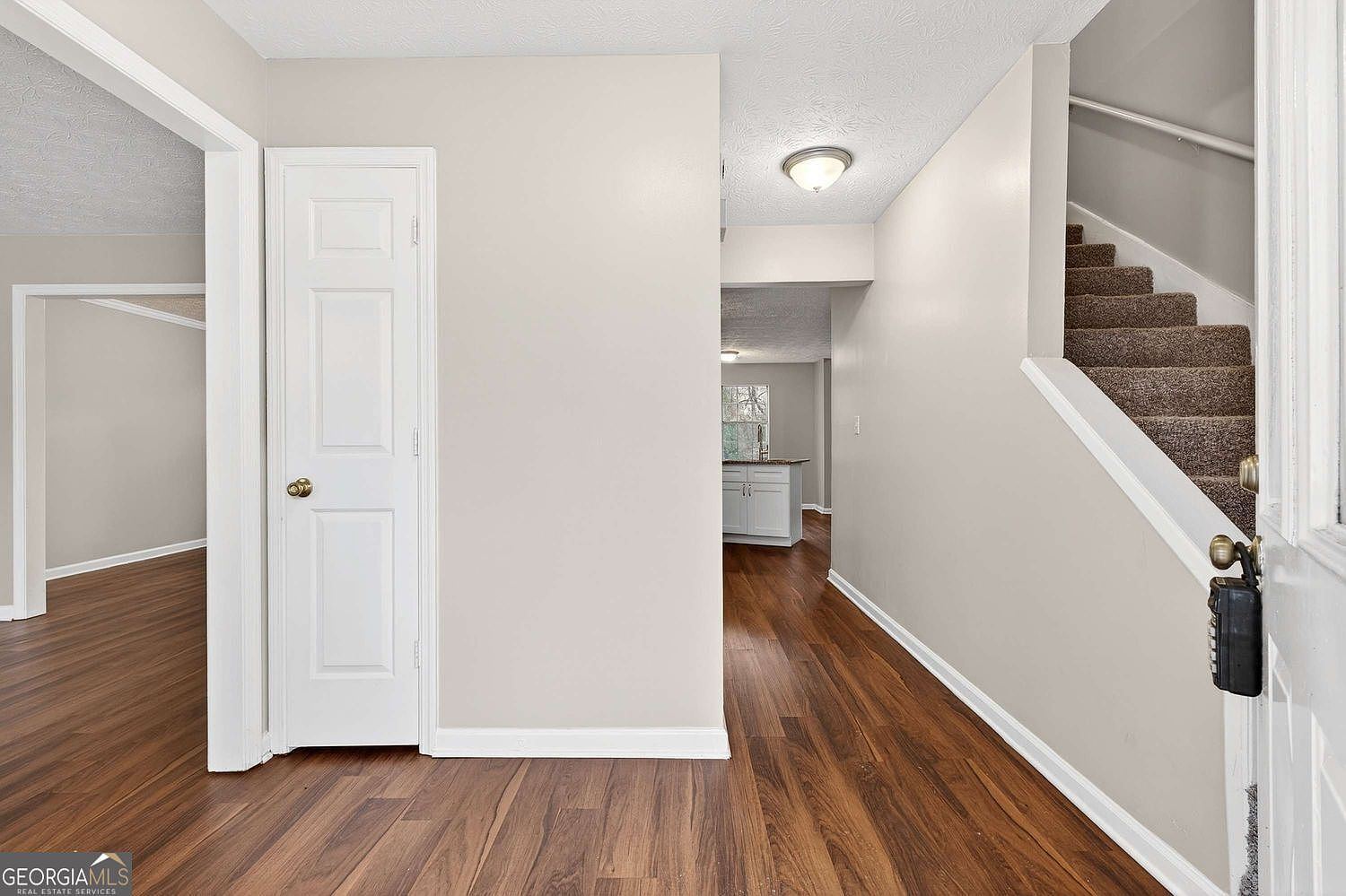 979 Oakwood Chase Cir Stone Mountain, GA 30083 - Thumbnail 3