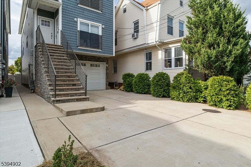 668 Jefferson Ave Elizabeth, NJ 07201 - Thumbnail 3