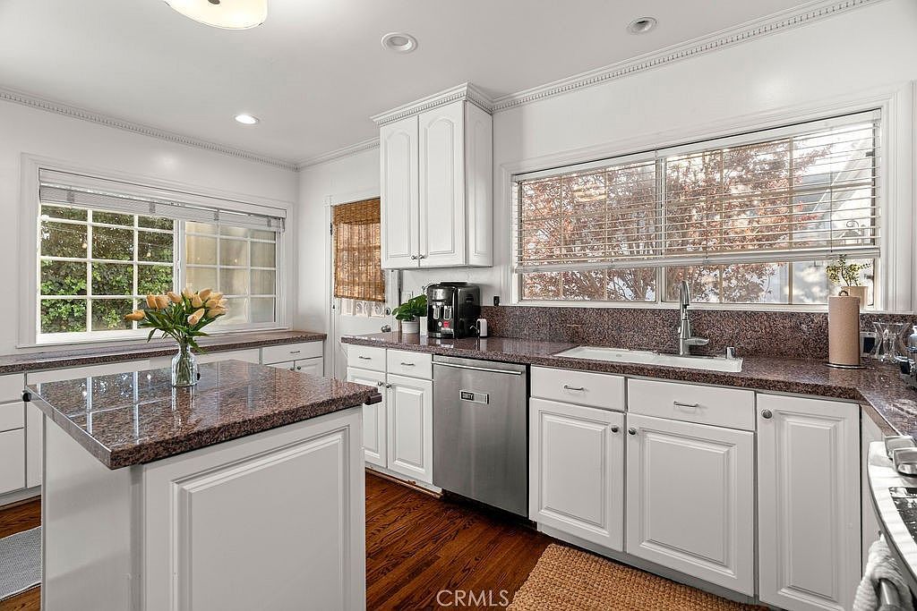 153 S La Peer Dr Los Angeles, CA 90048 - Thumbnail 3