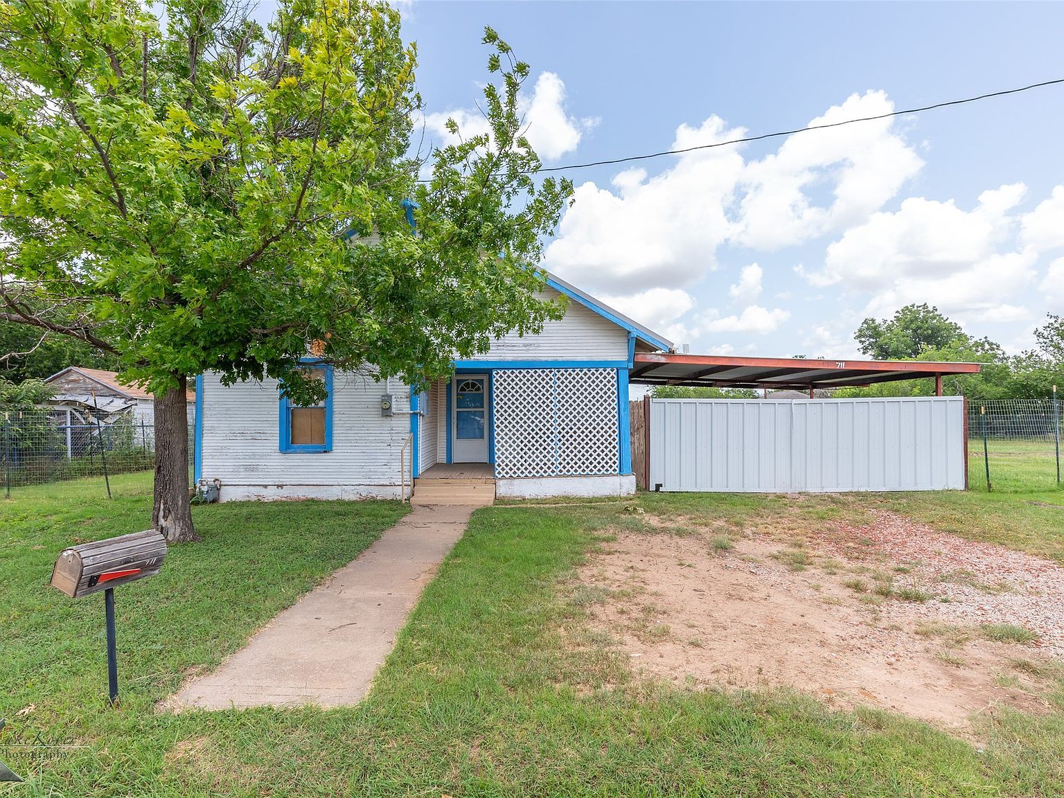 711 & 713 S Neches St Coleman, TX 76834 - Thumbnail 3