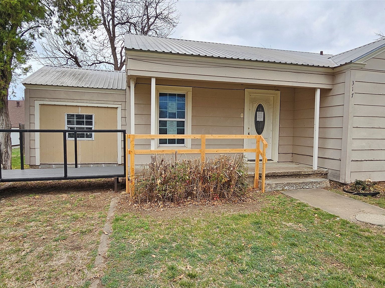 317 E 10th St Coleman, TX 76834 - Thumbnail 3