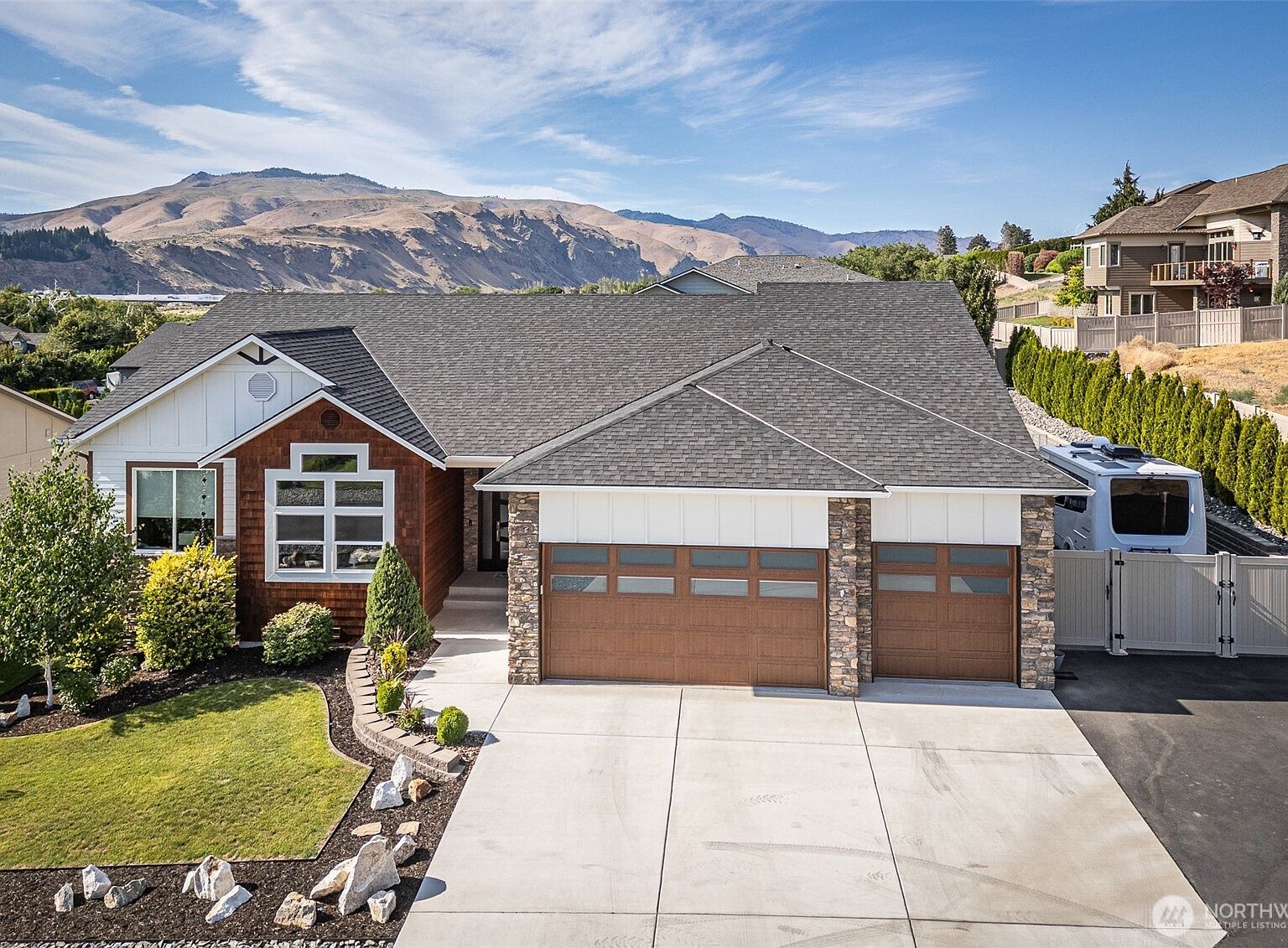 453 Spruce Ct NW East Wenatchee, WA 98802 - Thumbnail 3