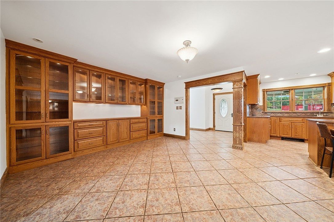 2 Deerfield Ln Indiana, PA 15701 - Thumbnail 3