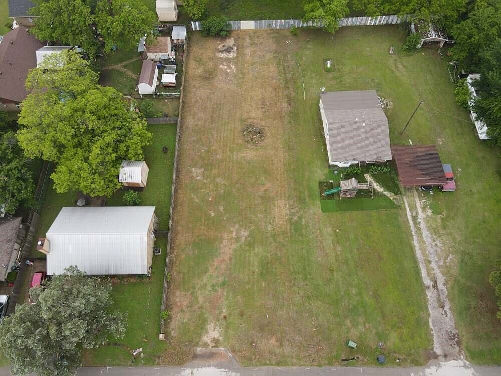 406 Maple St Aubrey, TX 76227 - Thumbnail 3