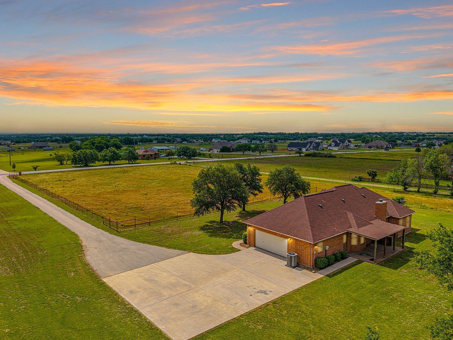 483 Christy Kay Ln Rhome, TX 76078 - Thumbnail 3
