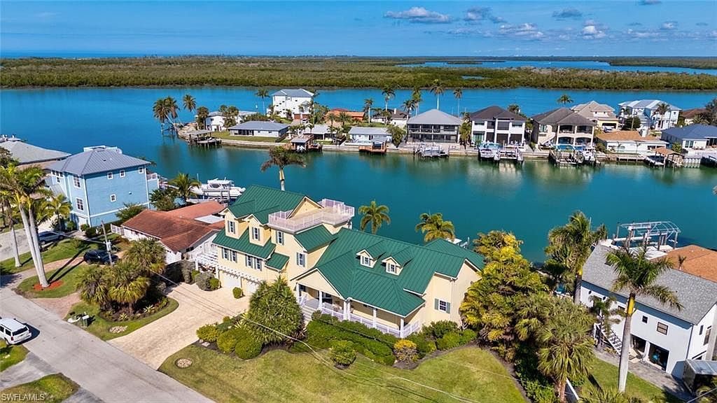 200 Tahiti Cir Naples, FL 34113 - Thumbnail 3