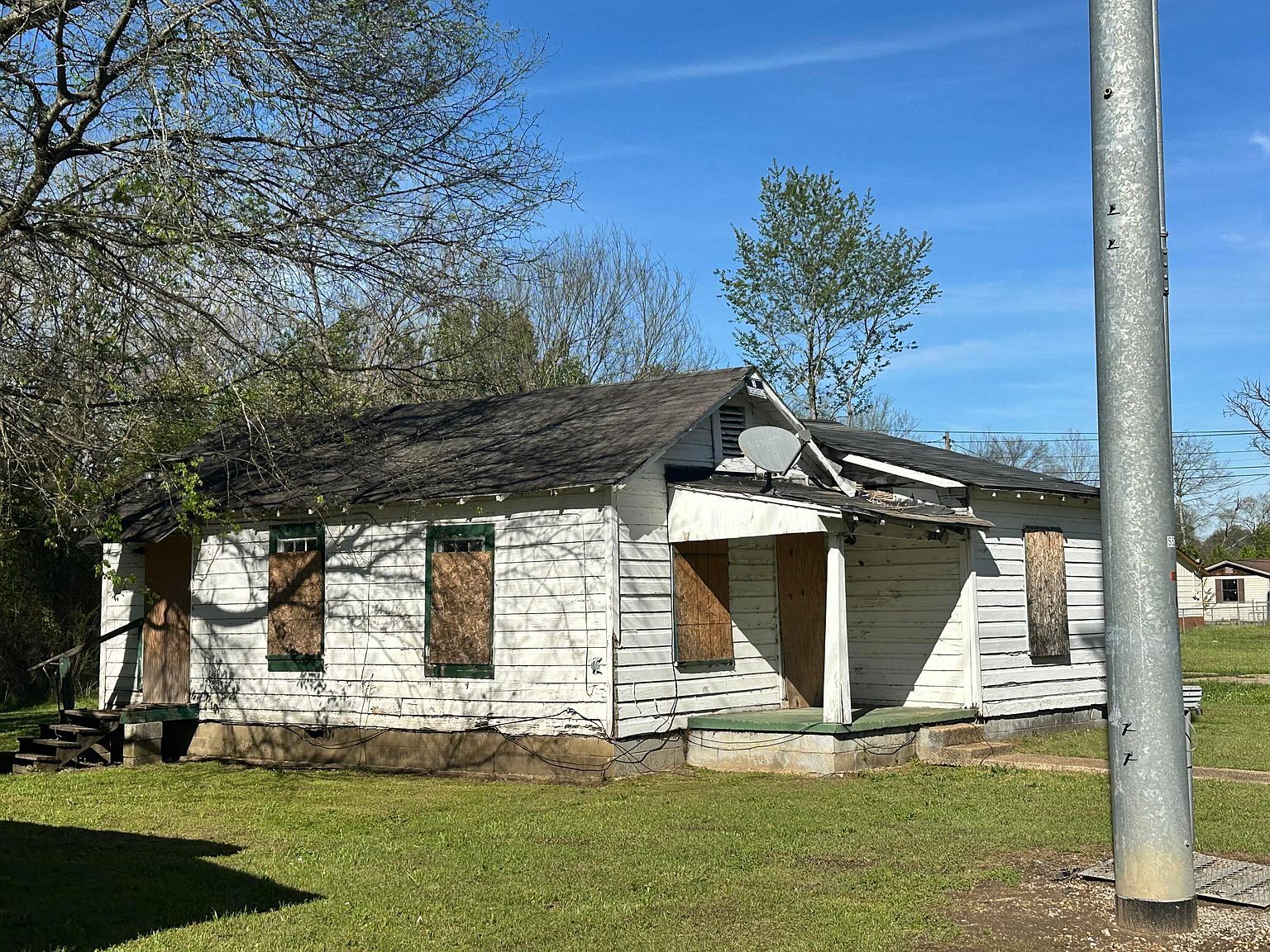 1919/1920 Washington Ave Columbus, MS 39701 | Single Family