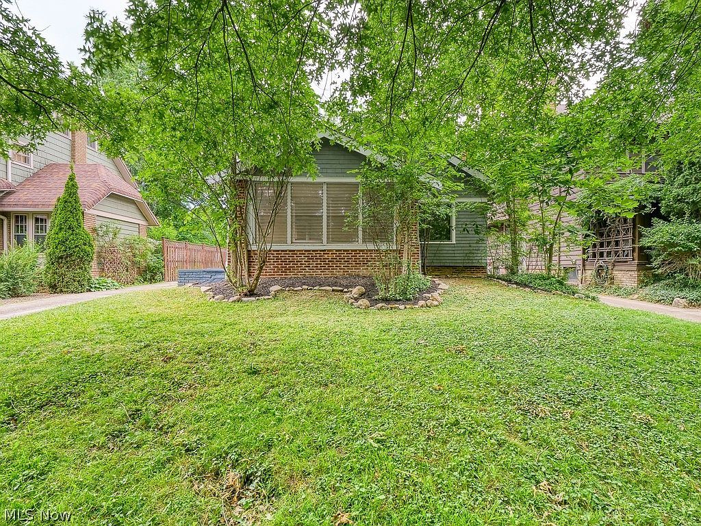 3327 Bradford Rd Cleveland Heights, OH 44118 - Thumbnail 3