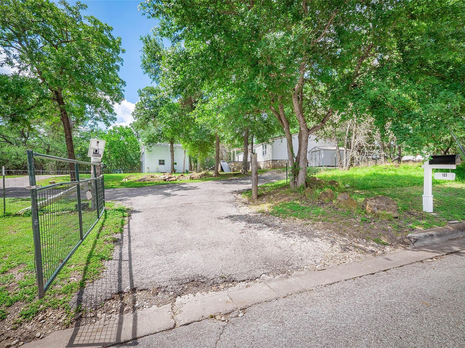 105 Alum Creek Dr Cedar Creek, TX 78612 - Thumbnail 3