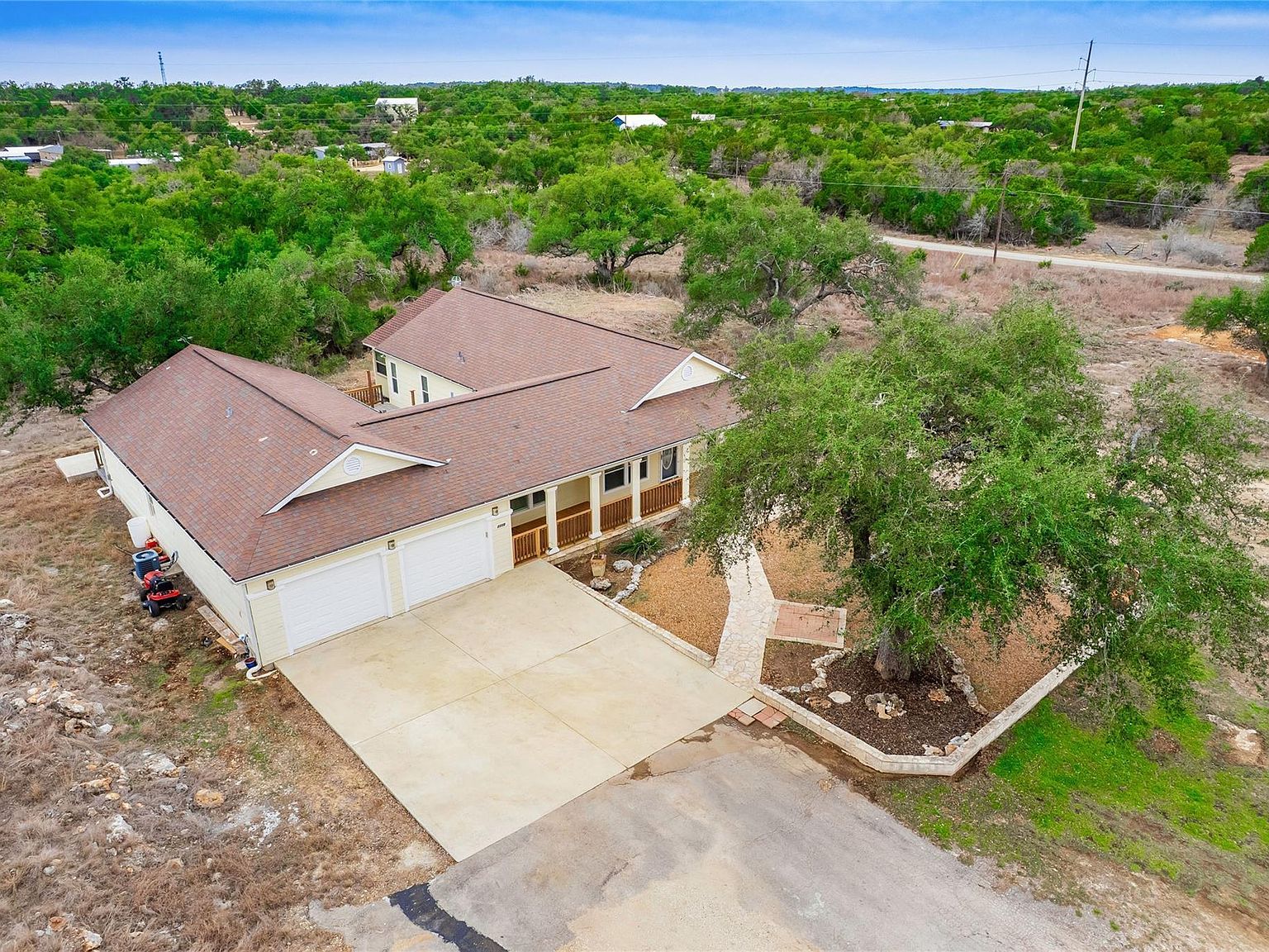 1110 Oakwood Loop San Marcos, TX 78666 - Thumbnail 3