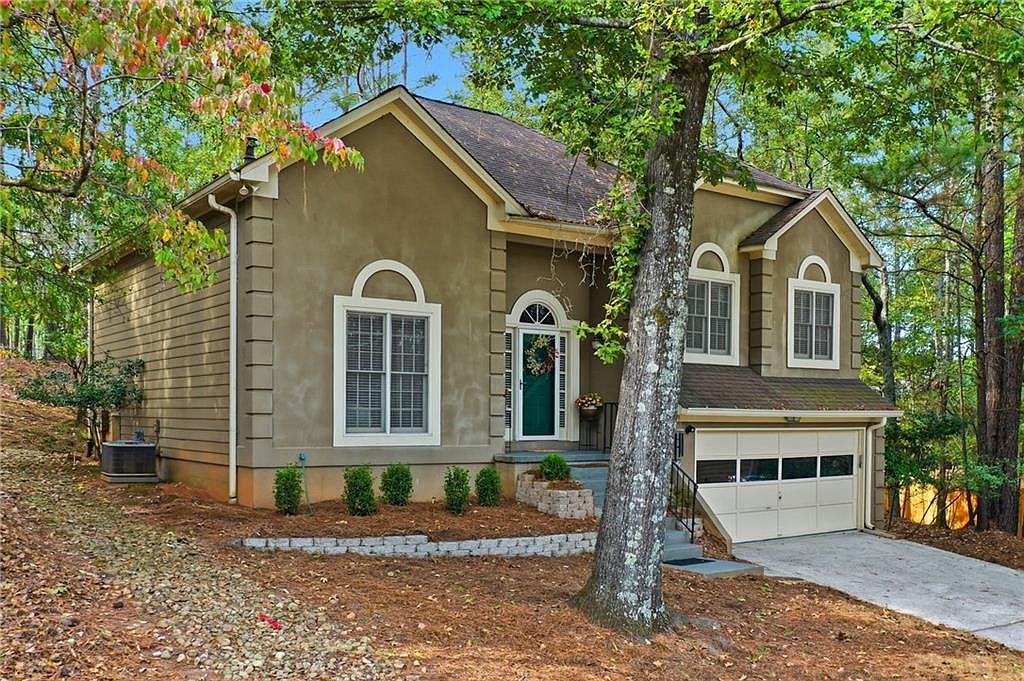 945 Club Chase Ct Roswell, GA 30076 - Thumbnail 3