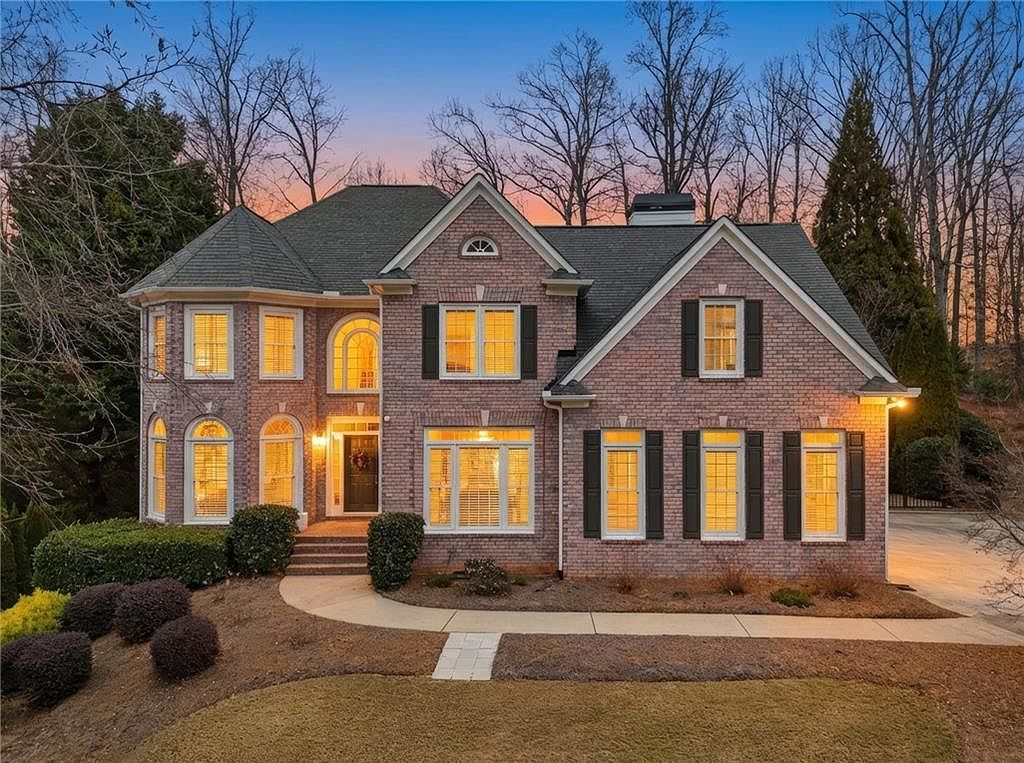 207 Cedarhurst Dr Canton, GA 30115 - Thumbnail 3