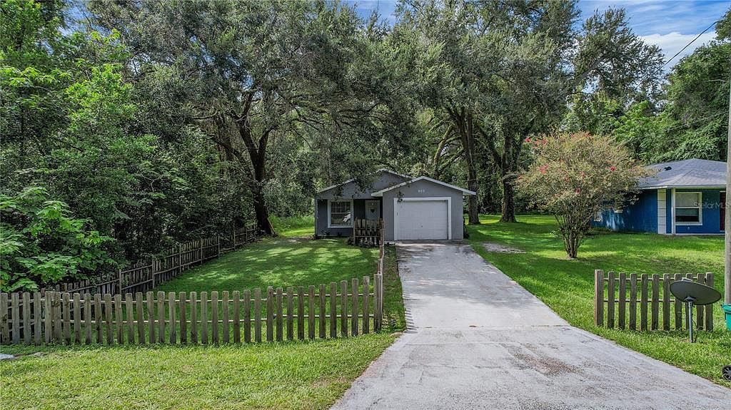 600 W Clarke St Wildwood, FL 34785 - Thumbnail 3