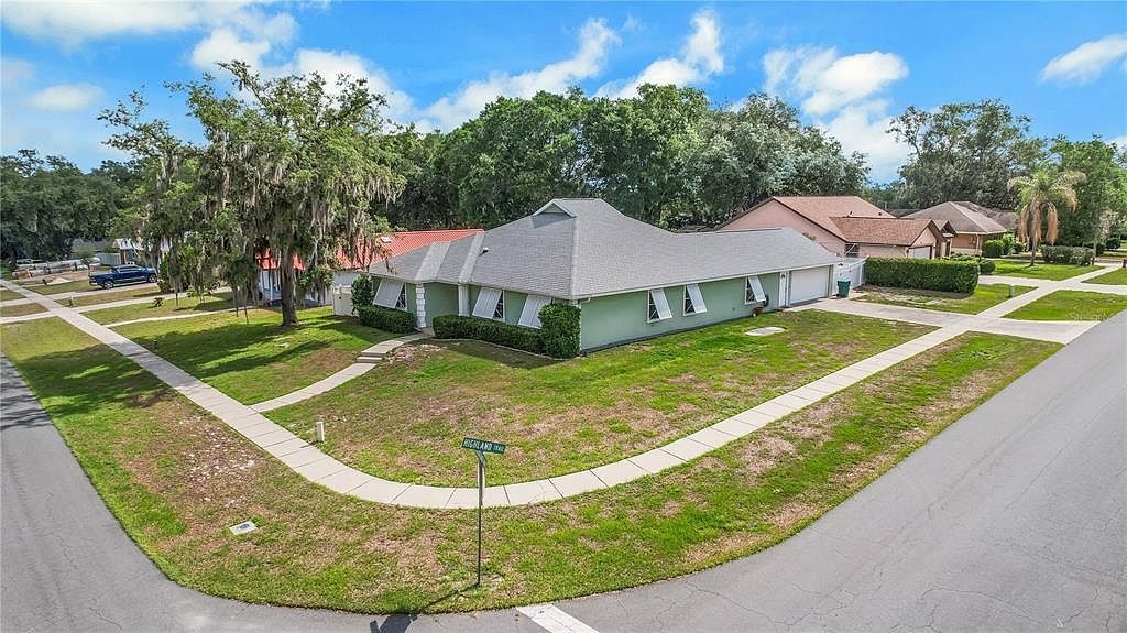 317 Woodland Trl Lady Lake, FL 32159 - Thumbnail 3