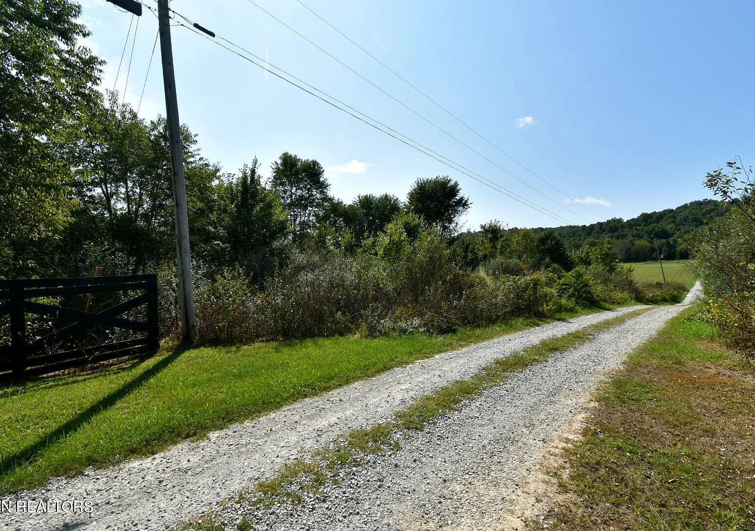 River Bend Dr Robbins, TN 37852 - Thumbnail 3