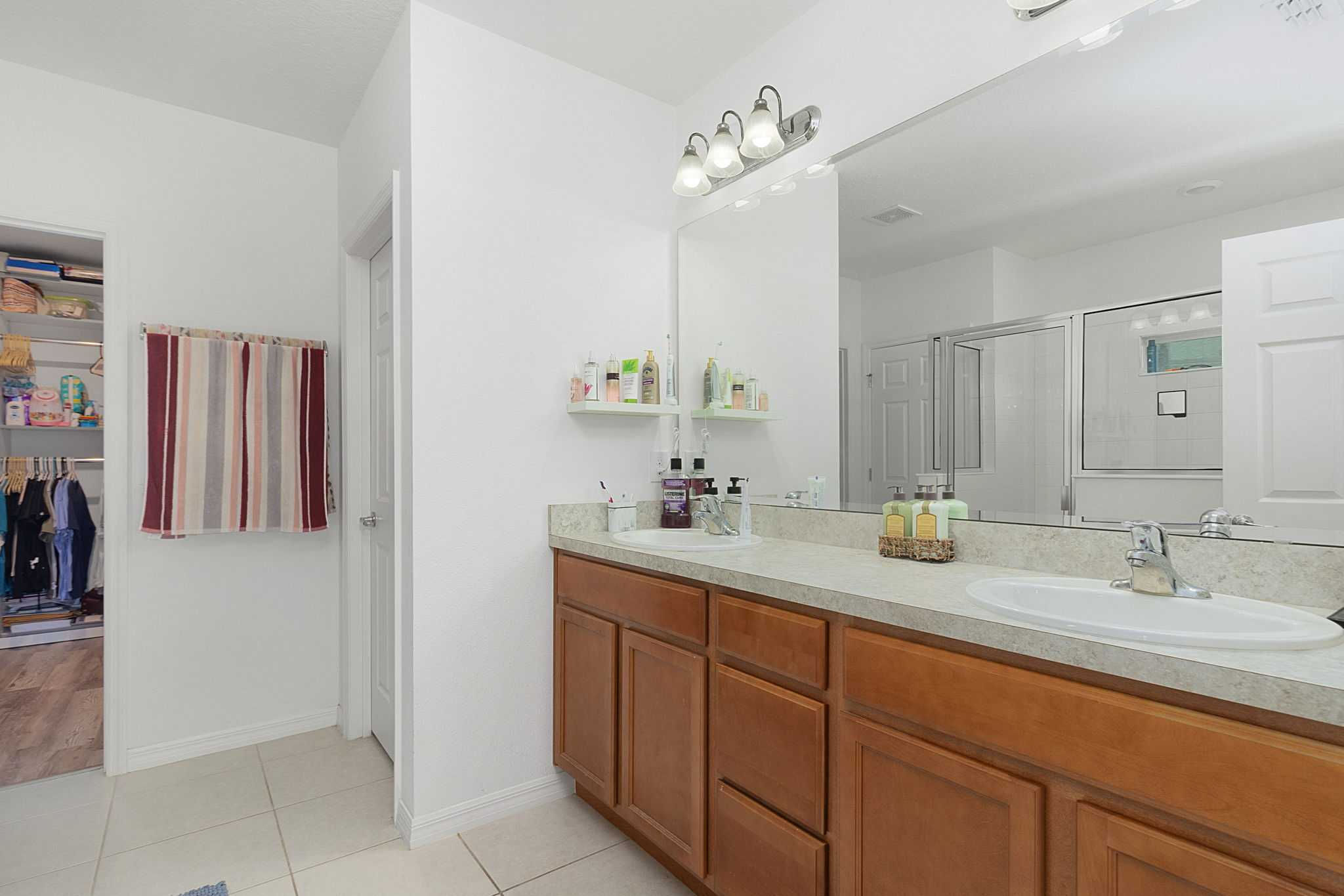 303 Blue Lake Circle, Kissimmee, FL, USA, 34758 - Thumbnail 3