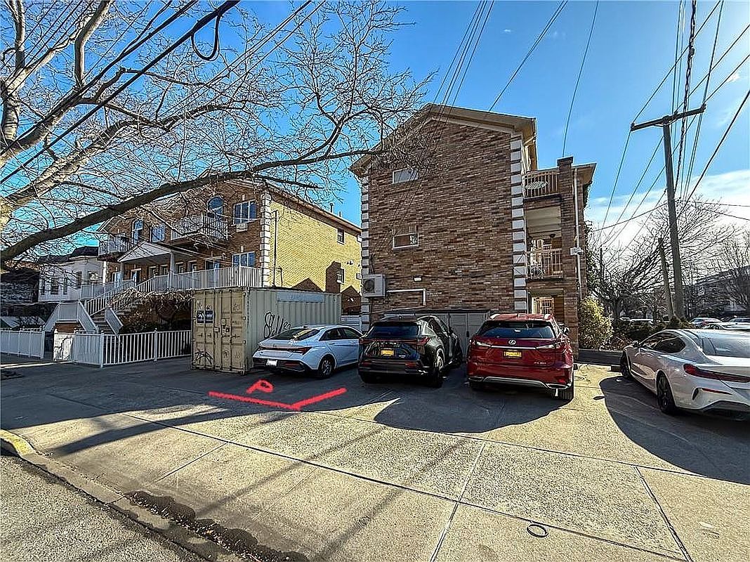 2601 E 26th St #1A Brooklyn, NY 11235 - Thumbnail 3