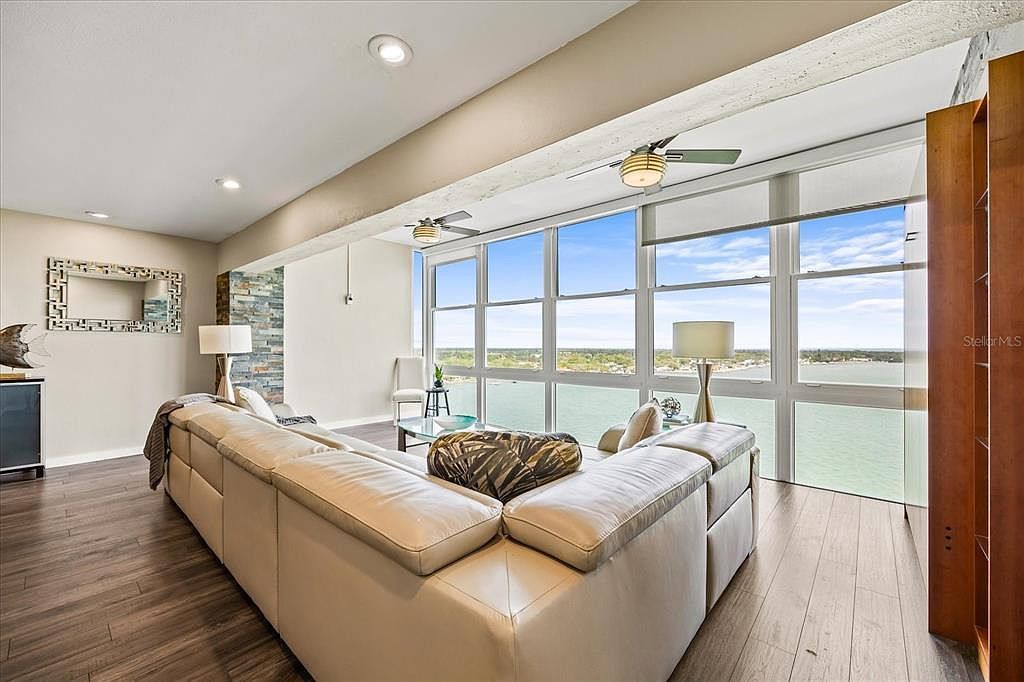 7200 Sunshine Skyway Ln S APT 16G Saint Petersburg, FL 33711 - Thumbnail 3