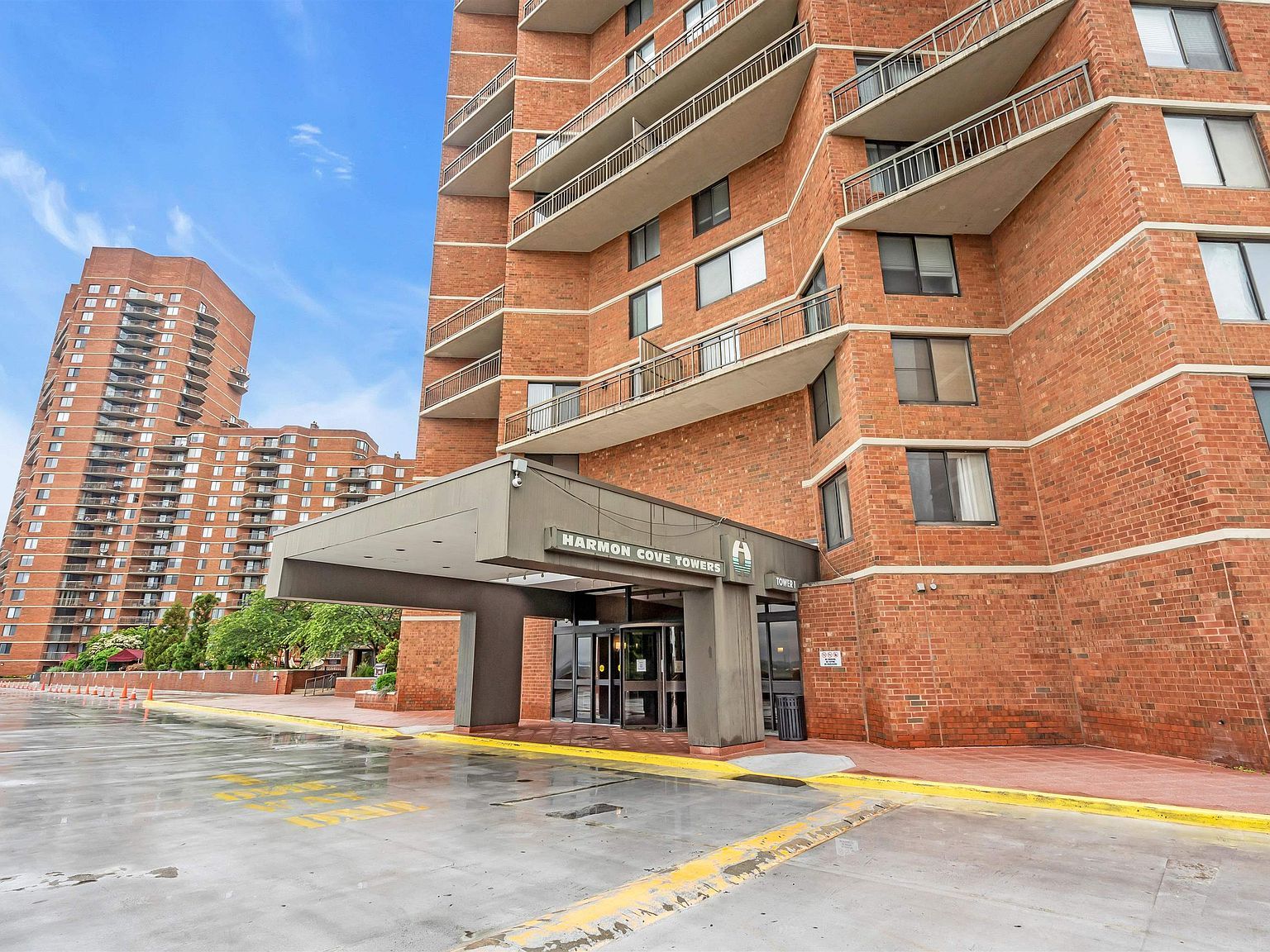 2508 Harmon Cove Tower Secaucus, NJ 07094 - Thumbnail 3