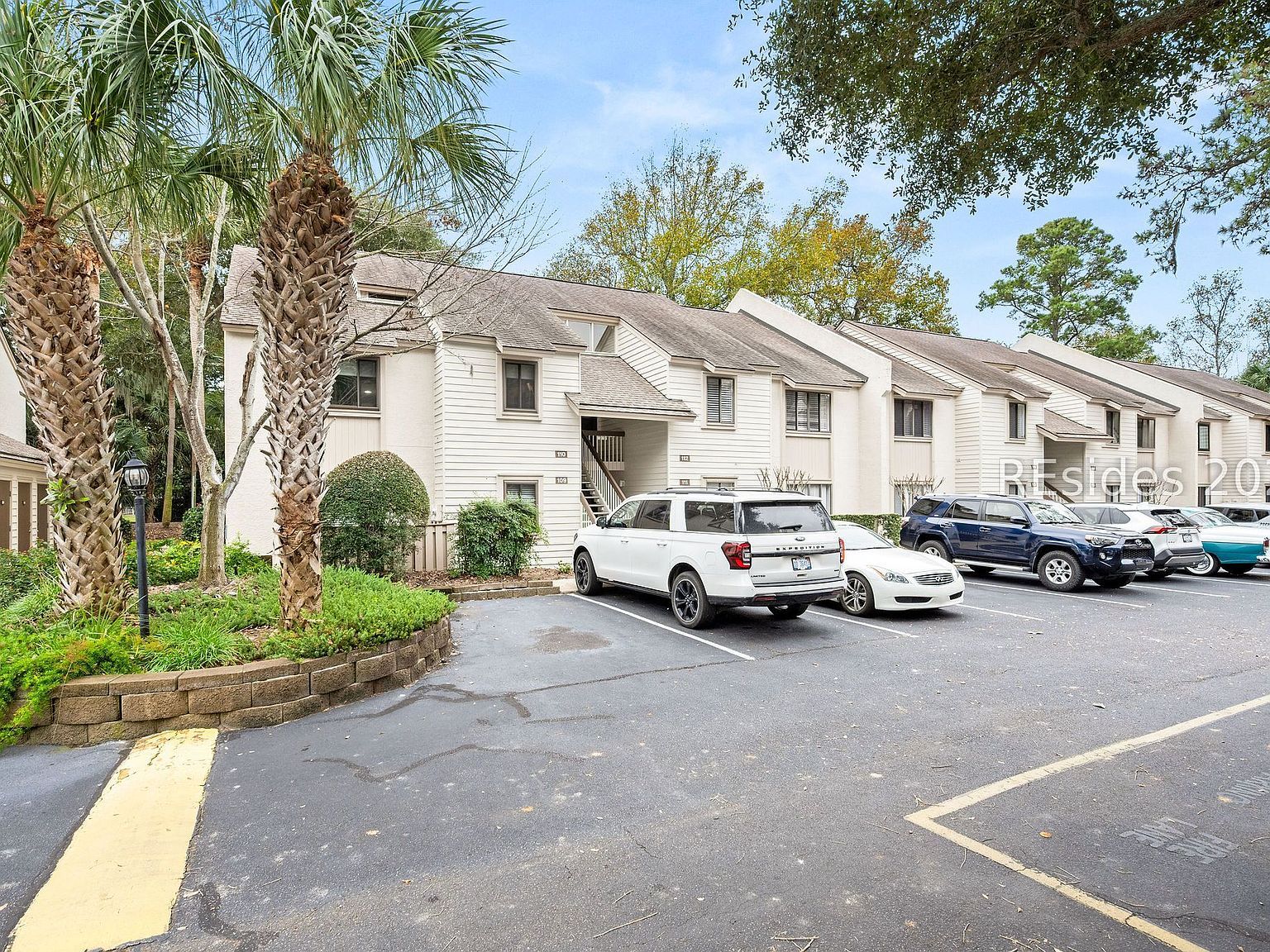 25 Deallyon Ave APT 110 Hilton Head Island, SC 29928 - Thumbnail 3