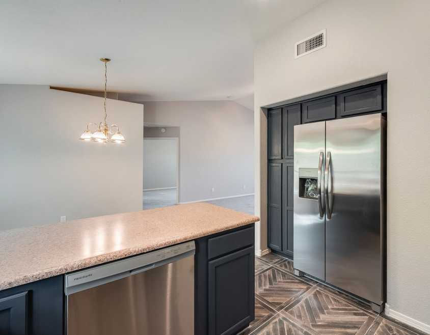 18097 West Weatherby Drive, Surprise, AZ, USA, 85374 - Thumbnail 3