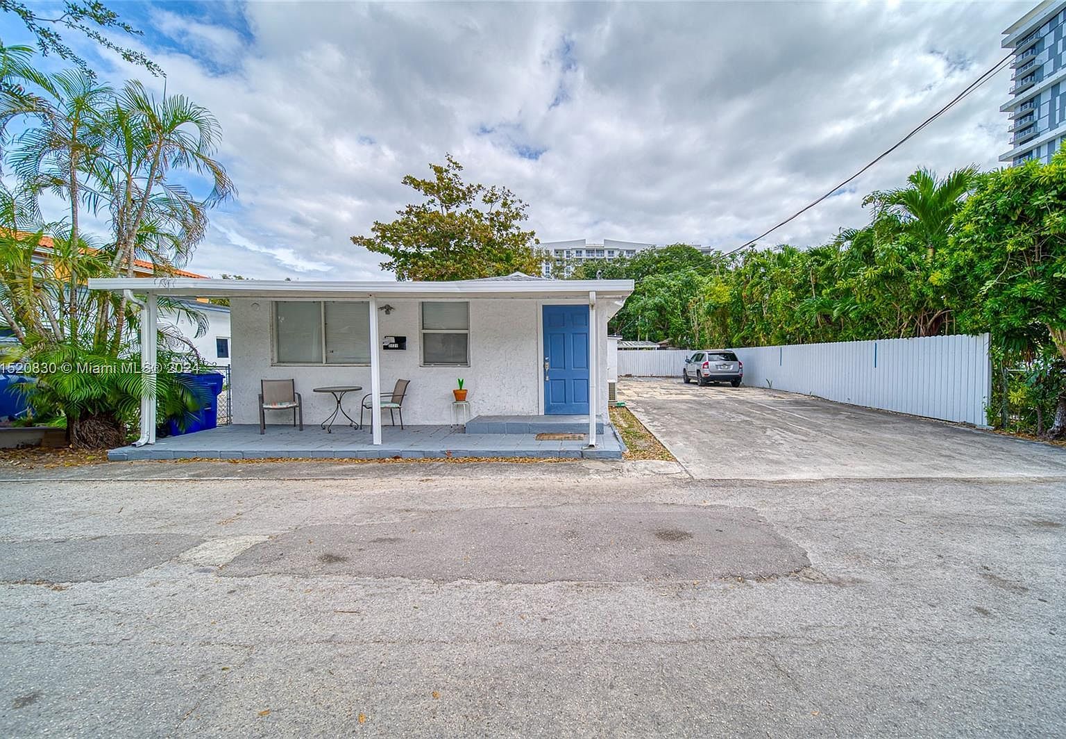 2721 SW 28th Ct Miami, FL 33133 - Thumbnail 3