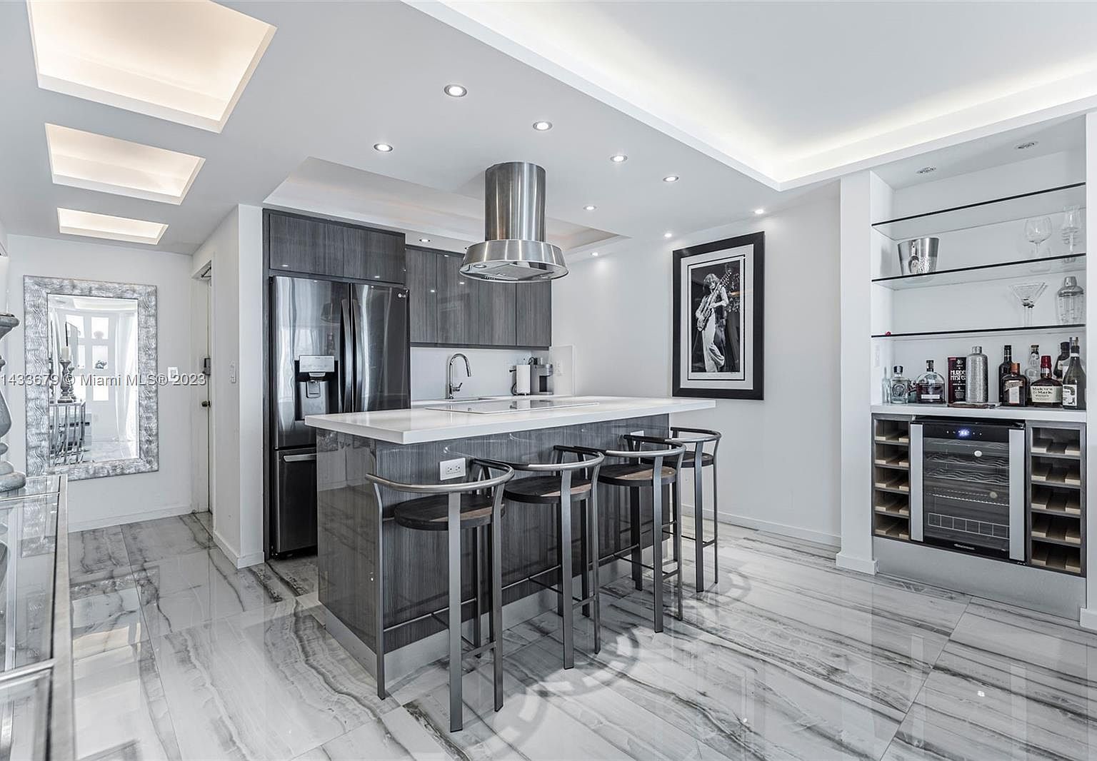 465 Ocean Dr APT 506 Miami Beach, FL 33139 - Thumbnail 3