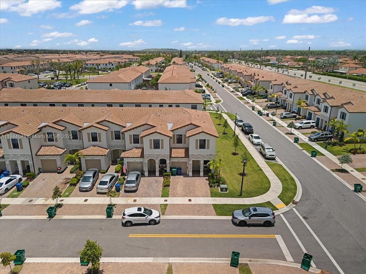 24717 SW 119th Pl Homestead, FL 33032 - Thumbnail 3