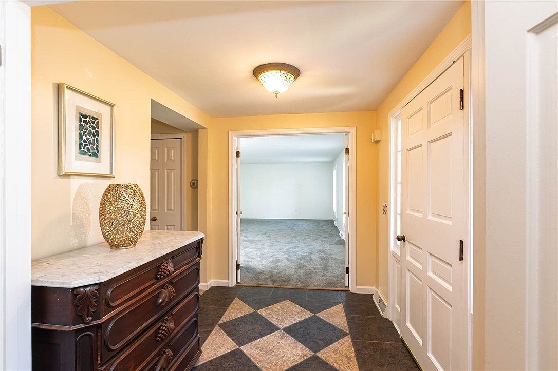 1910 Overland Ct Allison Park, PA 15101 - Thumbnail 3