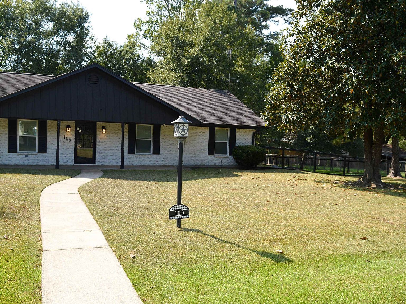 108 Timberlane Dr Silsbee, TX 77656 - Thumbnail 3