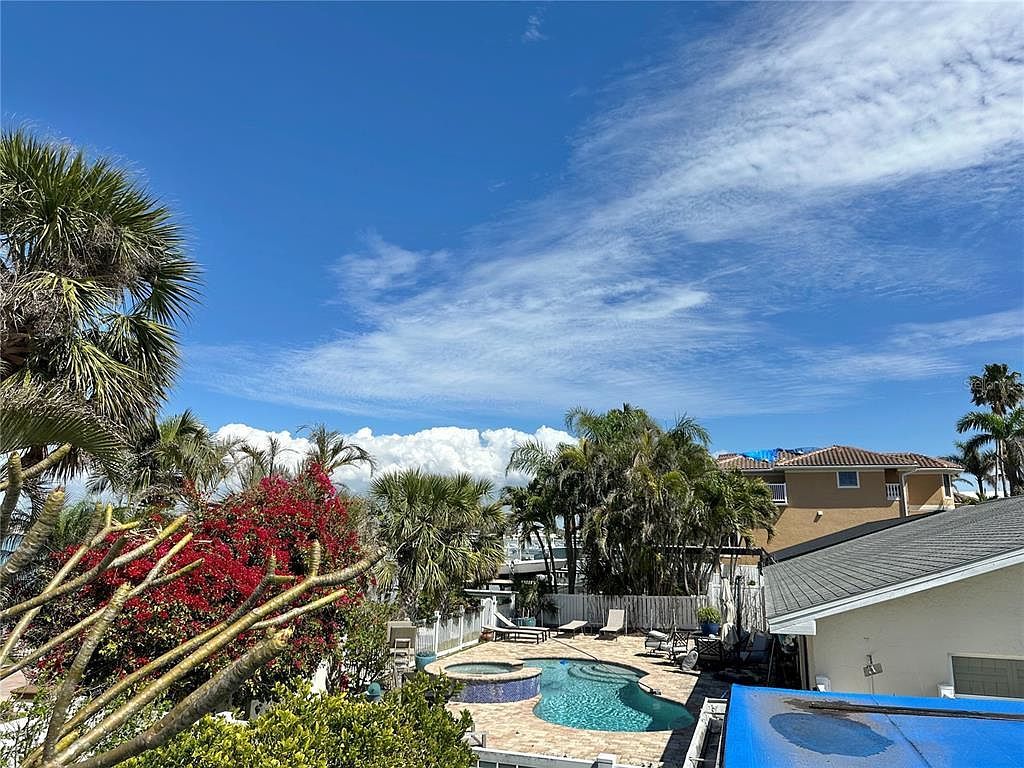 701 64th Ave Saint Pete Beach, FL 33706 - Thumbnail 3