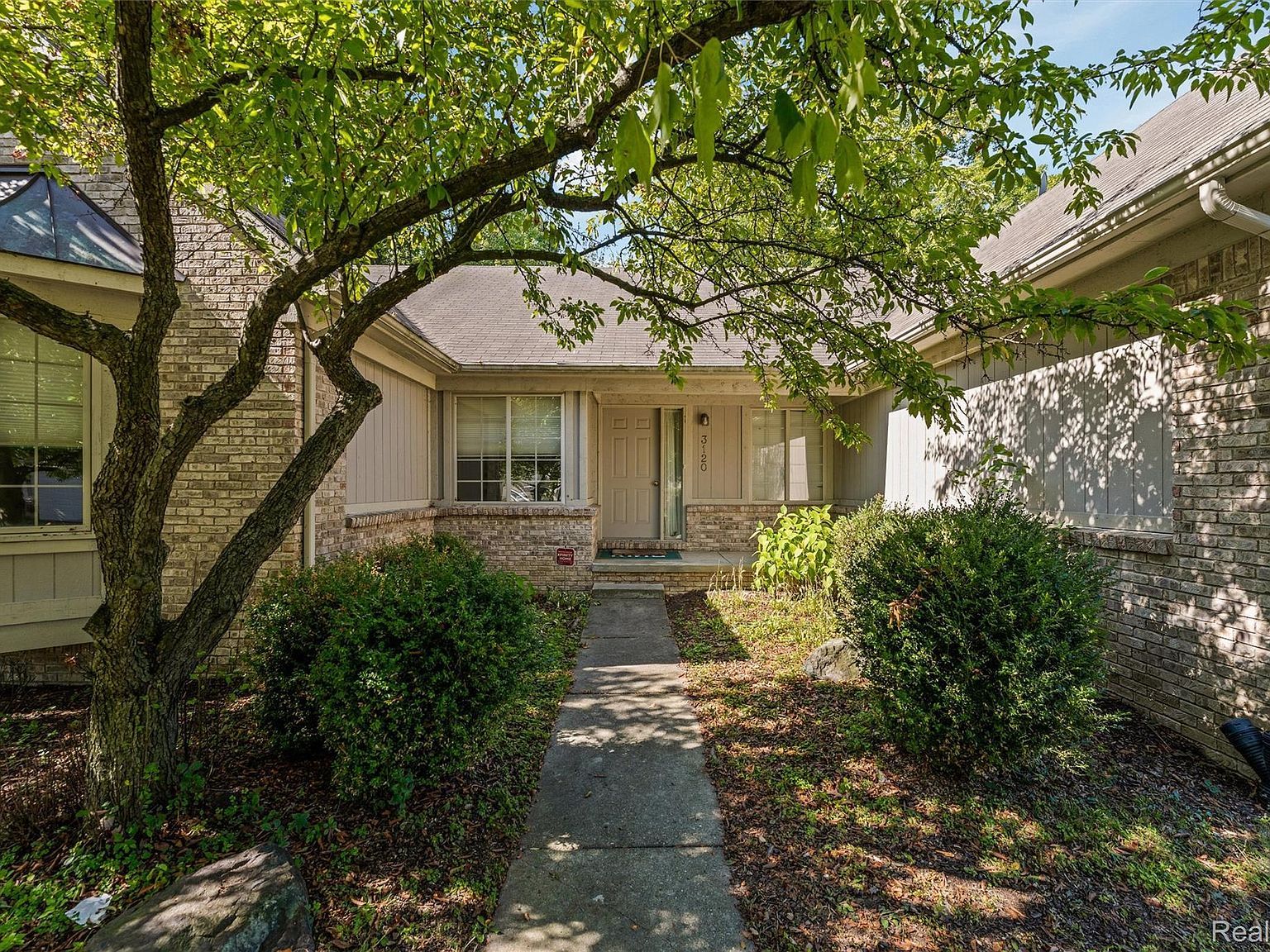 3120 Point Of The Woods Dr West Bloomfield, MI 48324 - Thumbnail 3