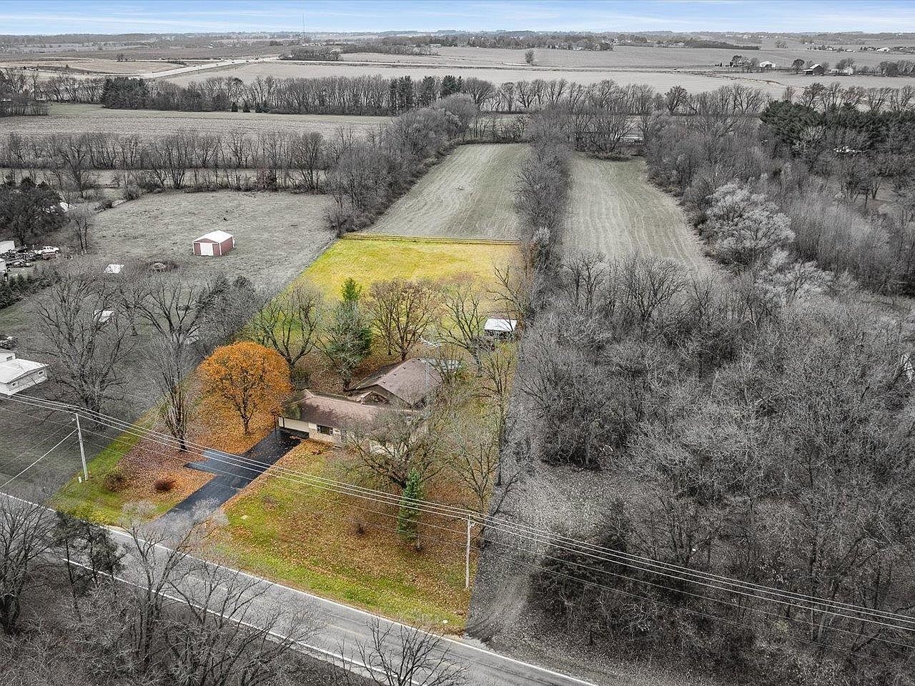 7774 Old River Rd Rockford, IL 61103 - Thumbnail 3