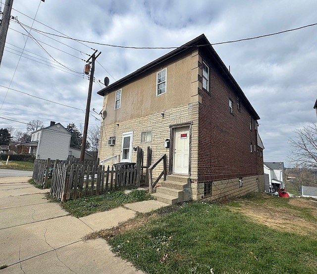 695 Ewing St Washington, PA 15301 - Thumbnail 3