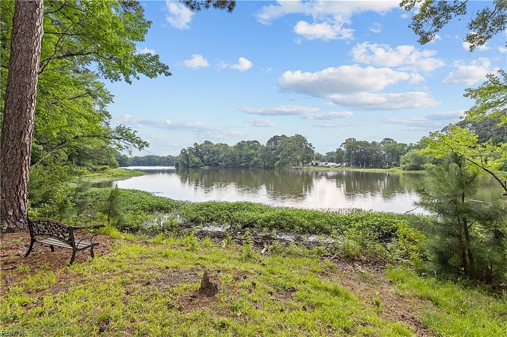 113 Lochmere Ct Yorktown, VA 23693 - Thumbnail 3