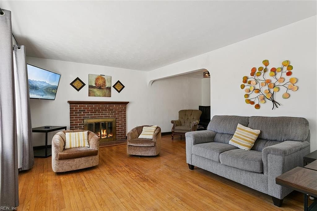 66 Cline Dr Hampton, VA 23666 - Thumbnail 3