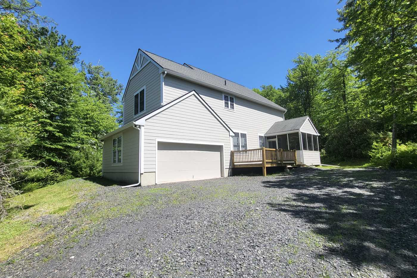 544 Pinecrest Drive, Pocono Pines, PA, 18350 - Thumbnail 3