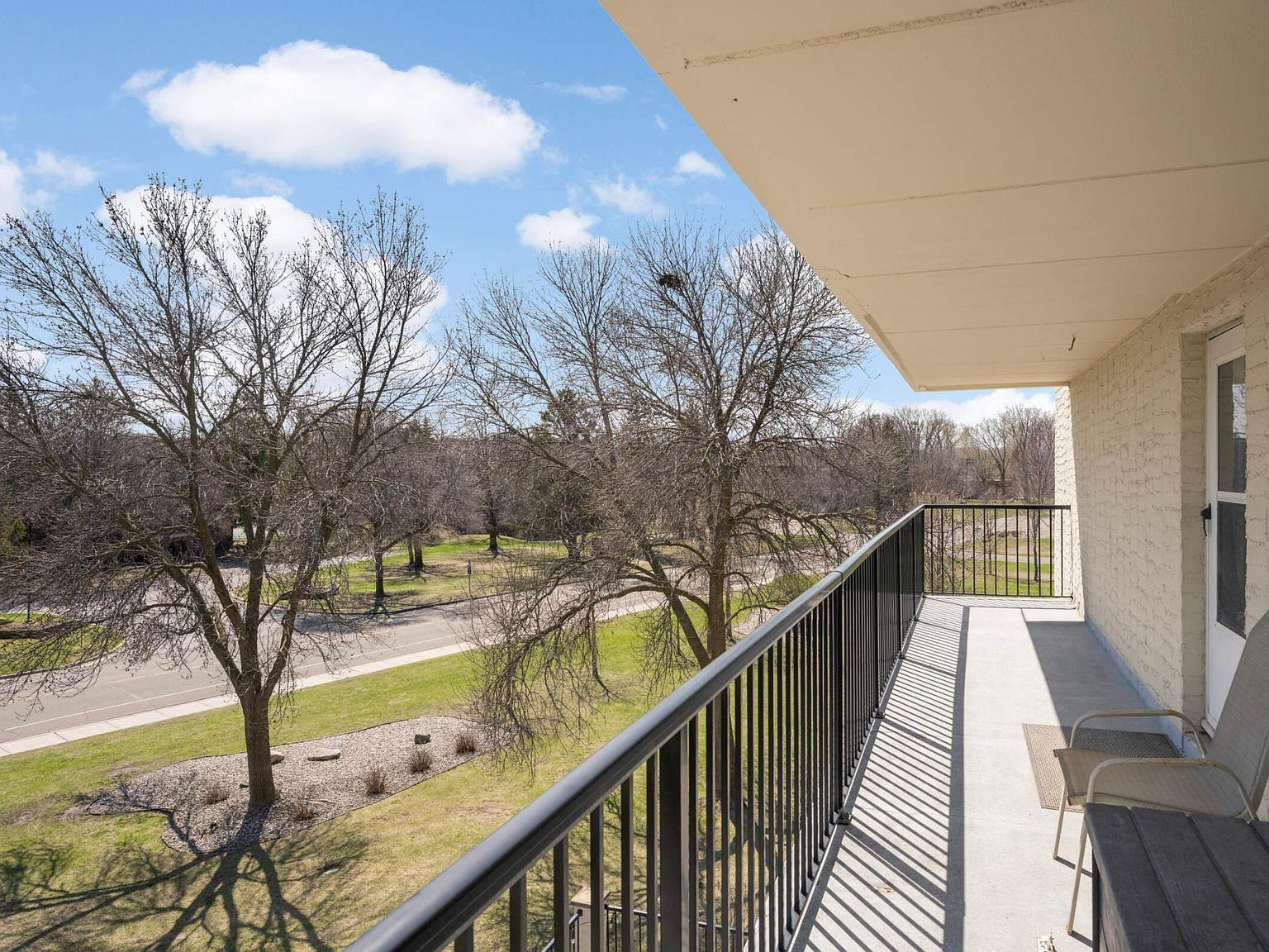 10501 Cedar Lake Rd APT 420 Minnetonka, MN 55305 - Thumbnail 3