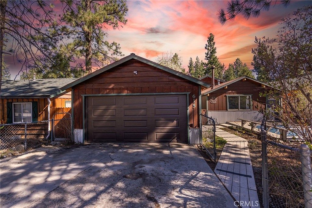 615 Elysian Blvd Big Bear City, CA 92314 - Thumbnail 3