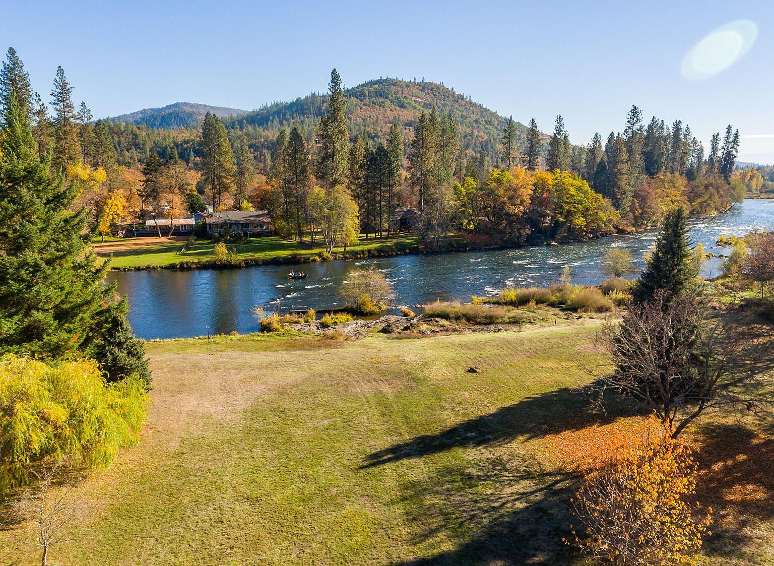 7266 Rogue River Dr Shady Cove, OR 97539 - Thumbnail 3