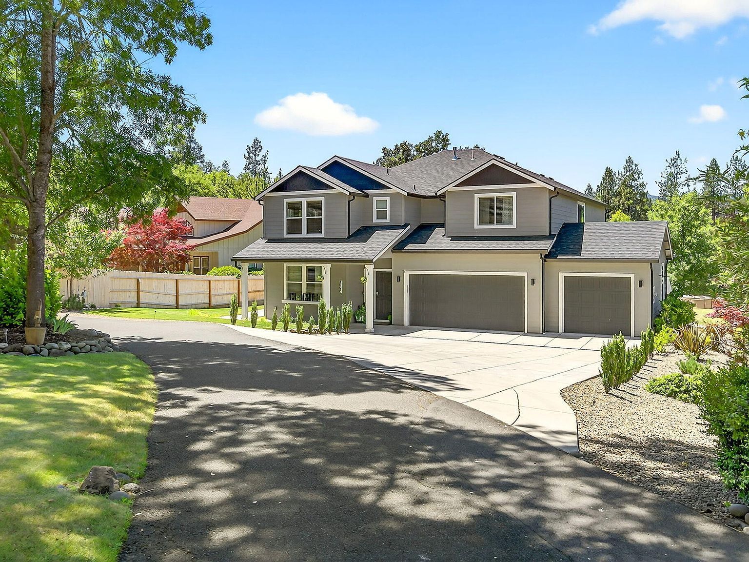 1090 Anglers Pl Shady Cove, OR 97539 - Thumbnail 3